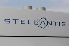 Stelantis and LG build battery factory in Canada