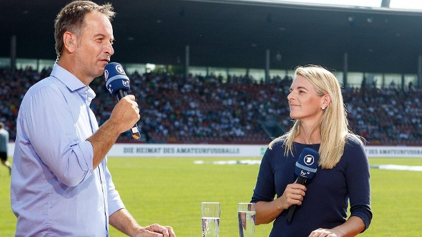 Klaus Luffen (left) and Nia Kunzer: Moderators and world champions have been an ARD pairing for women's football for years.  (Source: Imago Images/Jan Heubner)