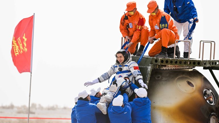 China's space flight: Taykonauts back after six months