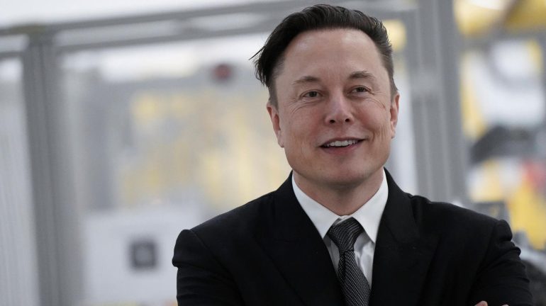 Elon Musk wants to cut Twitter CEO's pay if he takes over