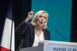 Macro and Le Pen contact each other in person