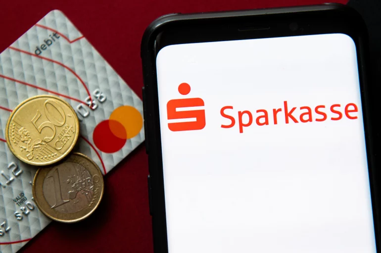 Now you can also withdraw money from Sparkasse using your smartphone