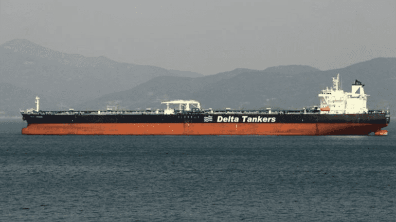 Iran hijacks two Greek tankers in revenge: "These actions are practically piracy"