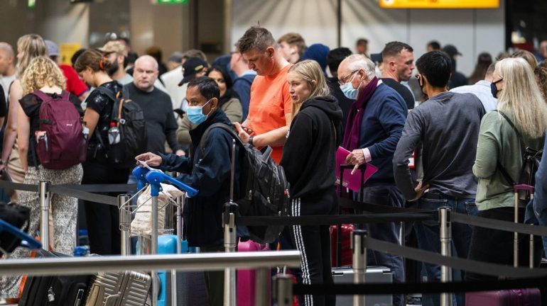 Chaos at Schiphol airport reduces ticket sales by airline