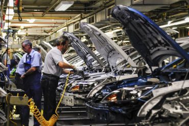 Ford threatens sales ban in Germany - concern at Saarluis plant