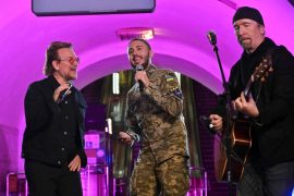 Kyiv: U2 musicians play in air raid shelter