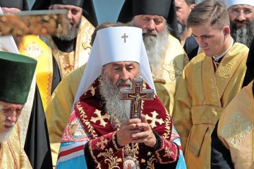 Ukrainian Orthodox Church split from Moscow