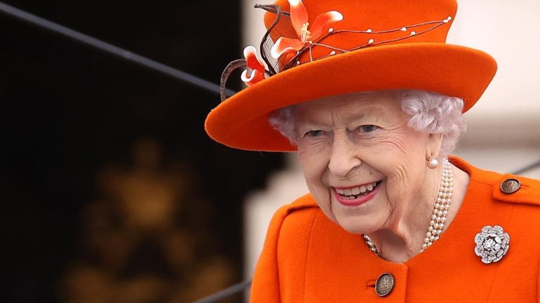 This is how the queen celebrates her birth anniversary with pomp