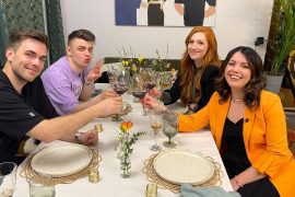 "The Perfect Celebrity Dinner": Vulva or Oyster?  He confused everyone!  - TV