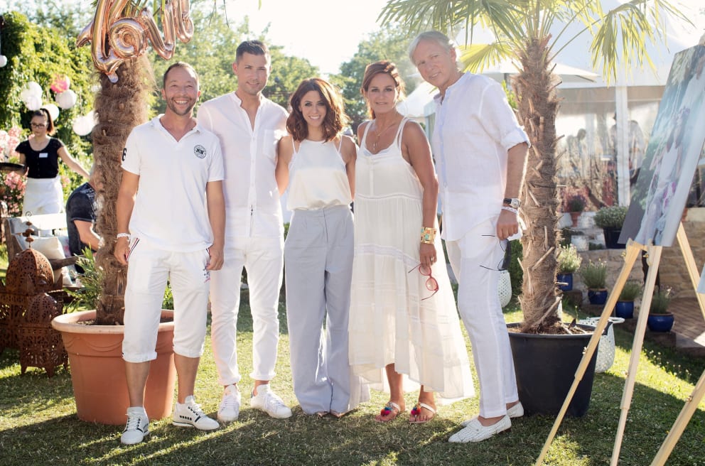 Vanessa Mai (third from left) and Andrea Berg are engaged to their husbands Andreas Ferber (second from left) and Uli Ferber (right).  DJ Bobo (left) is a family friend