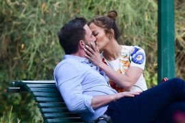 Ben Affleck and Jennifer Lopez Honeymoon in Paris |  Entertainment