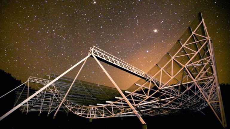 Astronomers receive unusual radio signal: "like a heartbeat"