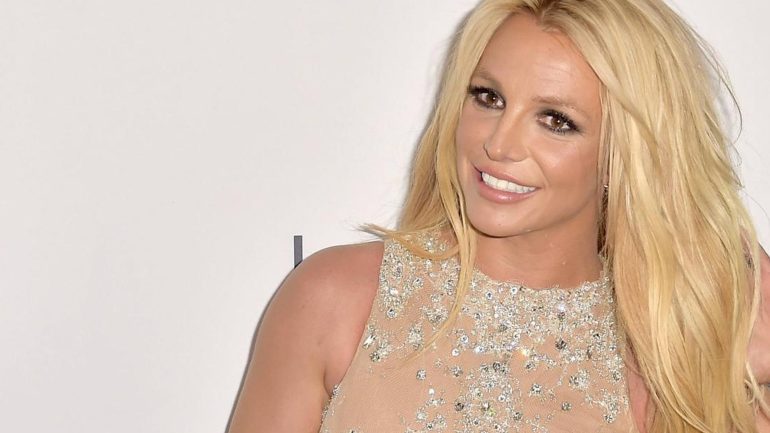 Britney Spears Shares Topless Honeymoon Photo: 'Live My Life'