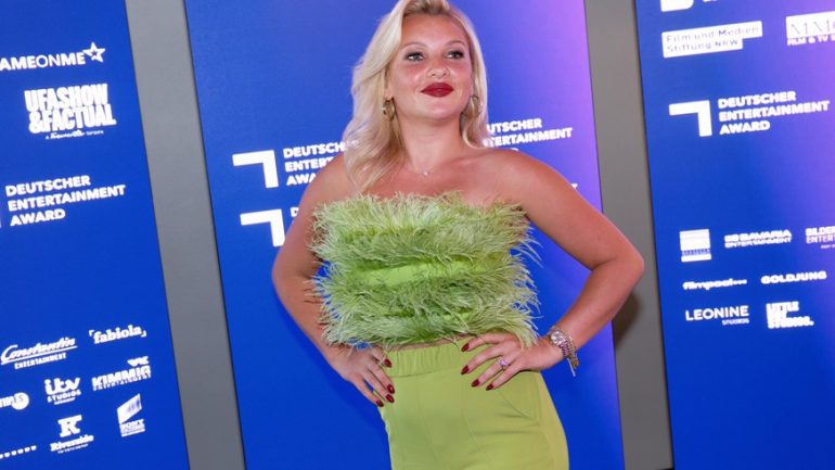 Ex-Jungle Star Evelyn Burdeki Laughed at Ibiza
