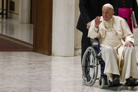 Papst Franziskus dementiert Gerüchte über Krebs-Erkrankung