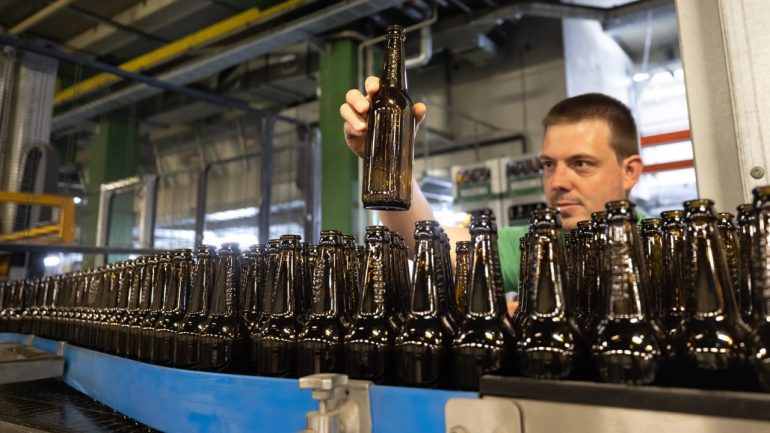 Veltins boss fears: "No beer without gas!"  ,  Pennies
