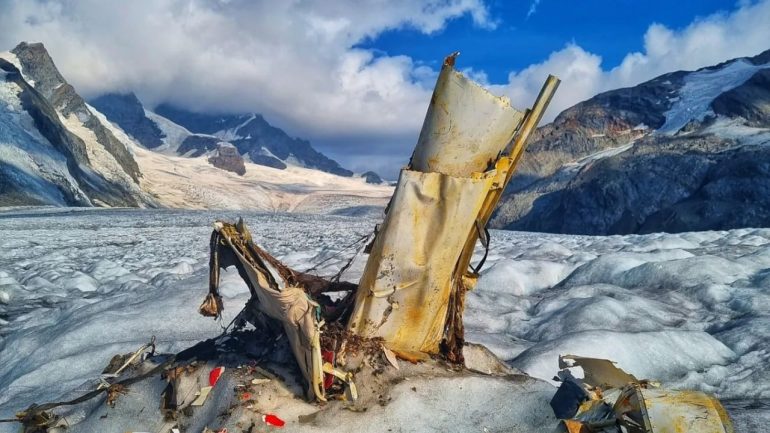 Melted Glacier Reveals 1968 Crashed Plane |  news