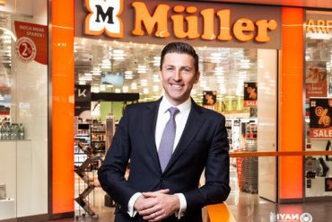 Drugstore owner Gunther Helm resigns