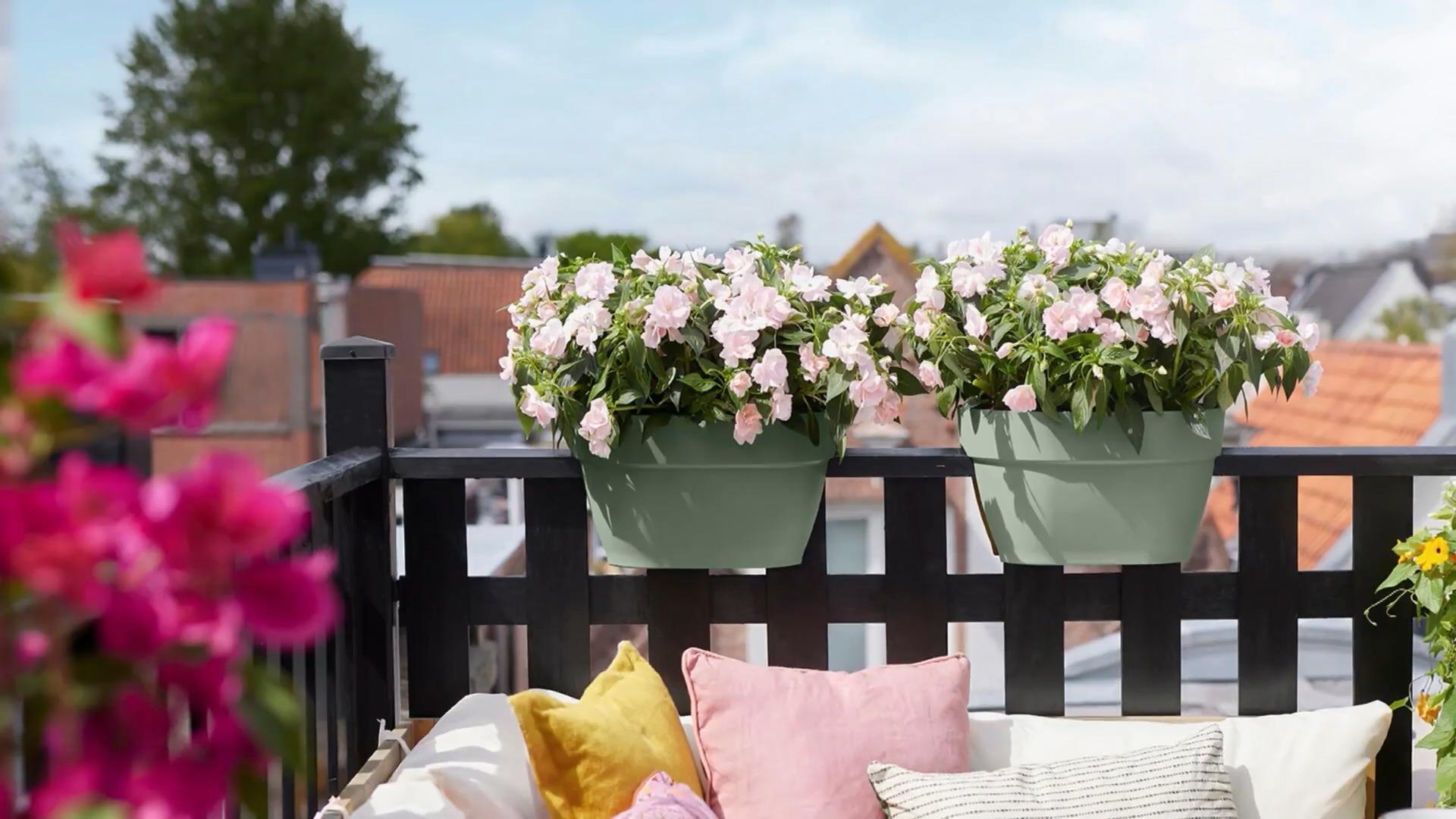 8 Tips For A Beautiful Balcony An Eye-Catcher Any Time Of The Year