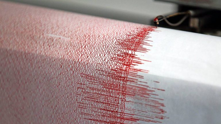 7.6 magnitude earthquake - tsunami warning
