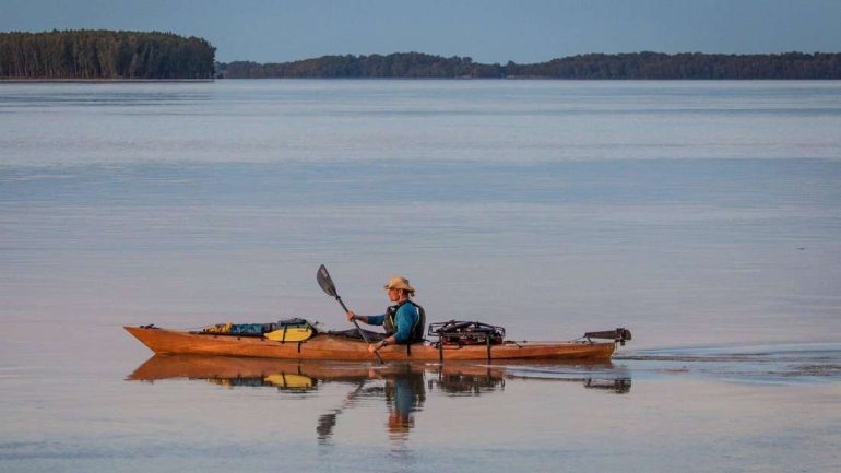 Dirk Rohrbach covered 6000 kilometers in a kayak over Missouri and Mississippi.