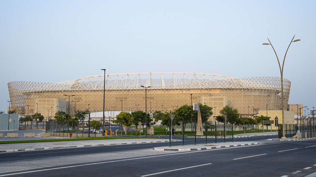 Ahmed bin Ali Stadium in Al-Rayyan holds 40,000 spectators and is the venue for six group games and a round of 16.  The following group matches take place here: USA v Wales, Belgium v ​​Canada, Wales v Iran, Japan v Costa Rica, Wales v England and Croatia v Belgium.