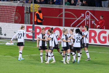 Want to celebrate in World Cup in Australia too: DFB women's team.