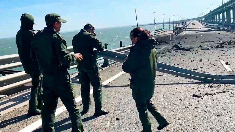 Crimea bridge blast: Moscow arrests eight suspects - Russians, Ukrainians and Armenians