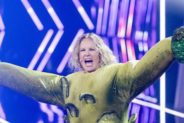 "The Masked Singer": Broccoli comes out first