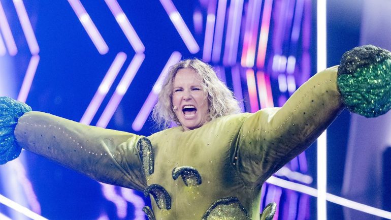 "The Masked Singer": Broccoli comes out first