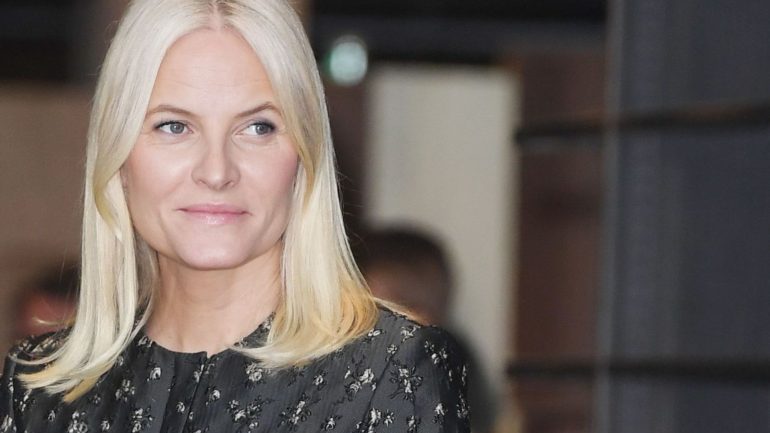 After health concerns: Mette-Marit appears in public