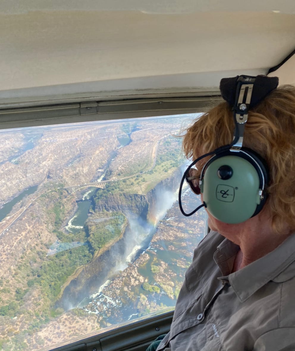 Andrea Berg's mother in a helicopter over Victoria Falls