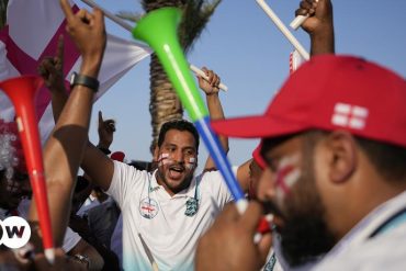 Fact Check: Did Qatar buy 'fans'?  ,  sports |  dw
