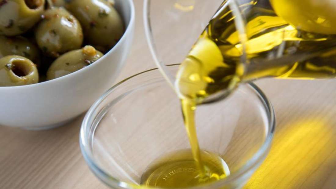 People who eat according to the Mediterranean diet also rely on vegetable fats.  A classic is olive oil.  Photo: Christine Close