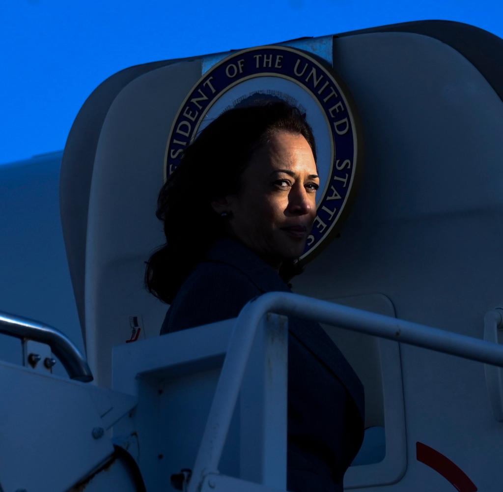 US Vice President Kamala Harris boarded Air Force Two