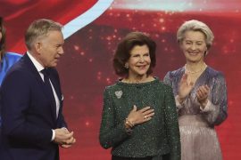 Queen Silvia of Sweden: "I don't cry in front of children" |  Entertainment
