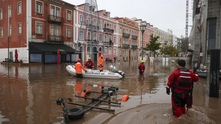After heavy rains: heavy flooding in Portugal
